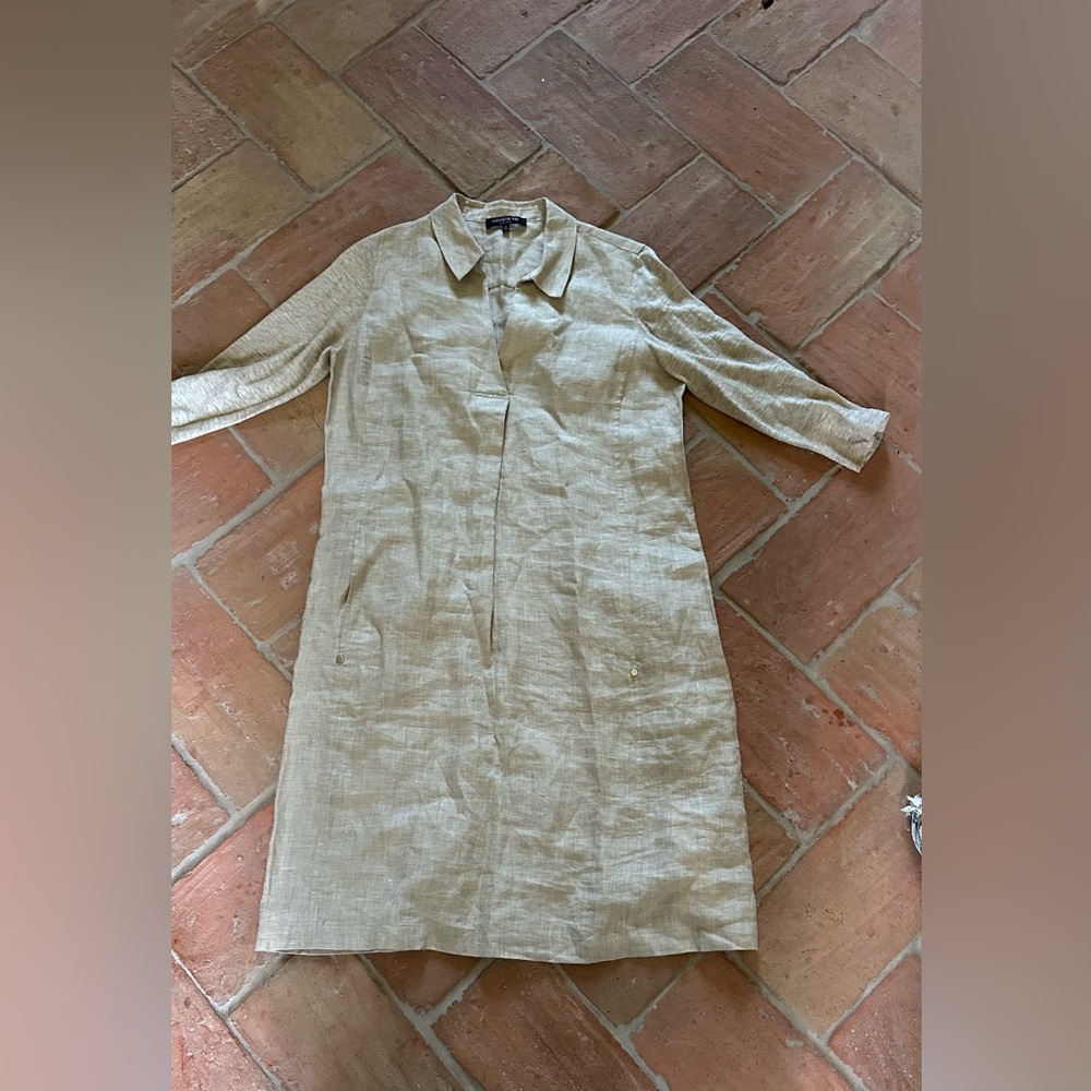 LaFayette 148.  Beige Color.  Contrast  Sleeve, Small. With Pockets.